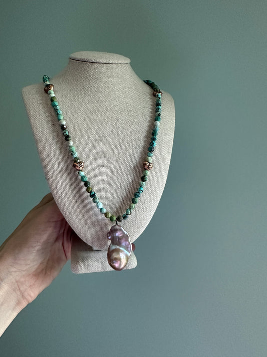 Hubei Turquoise beaded necklace with Baroque Pearl
