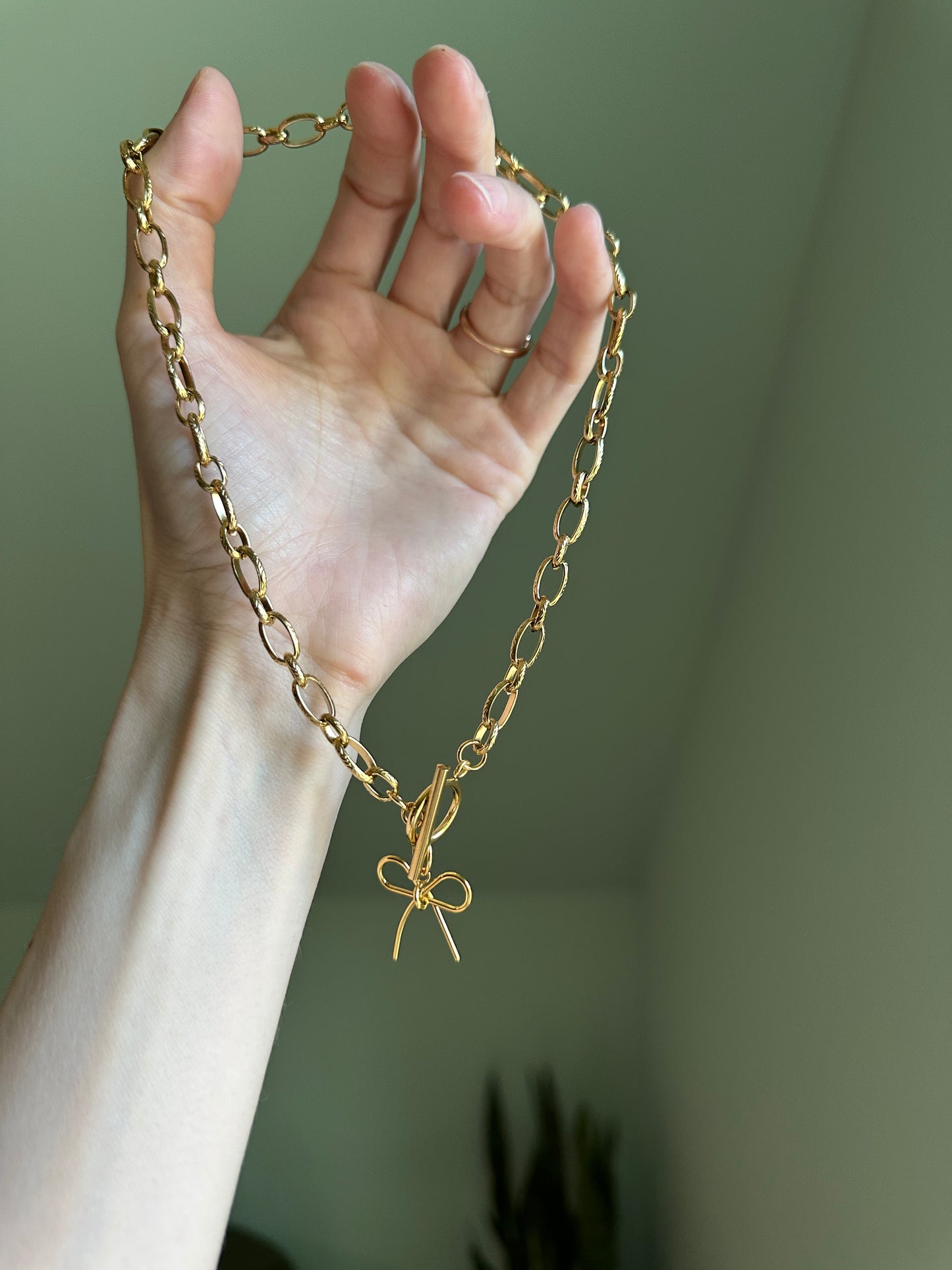 The Everyday Bow Necklace