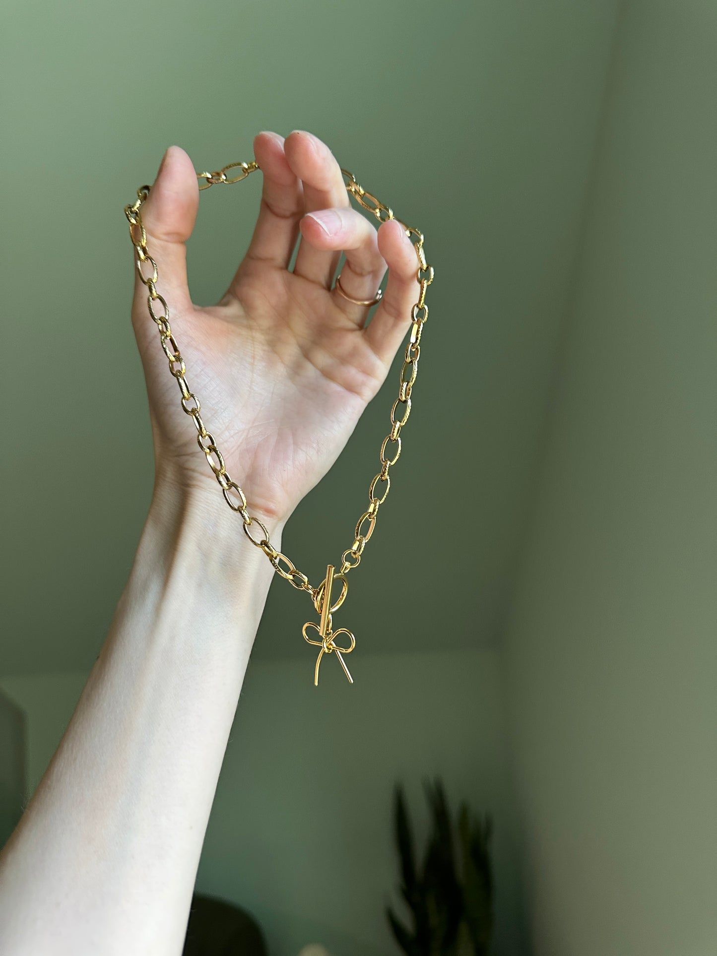 The Everyday Bow Necklace
