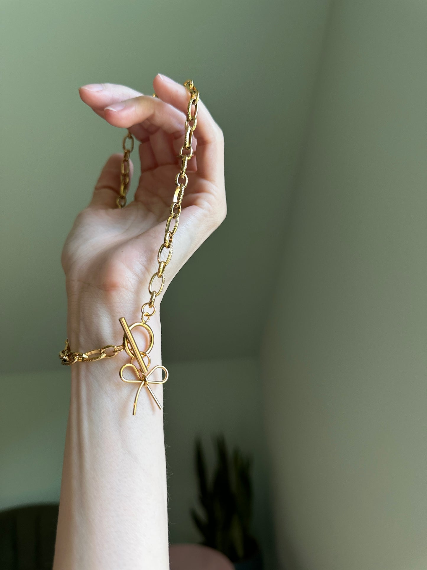 The Everyday Bow Necklace