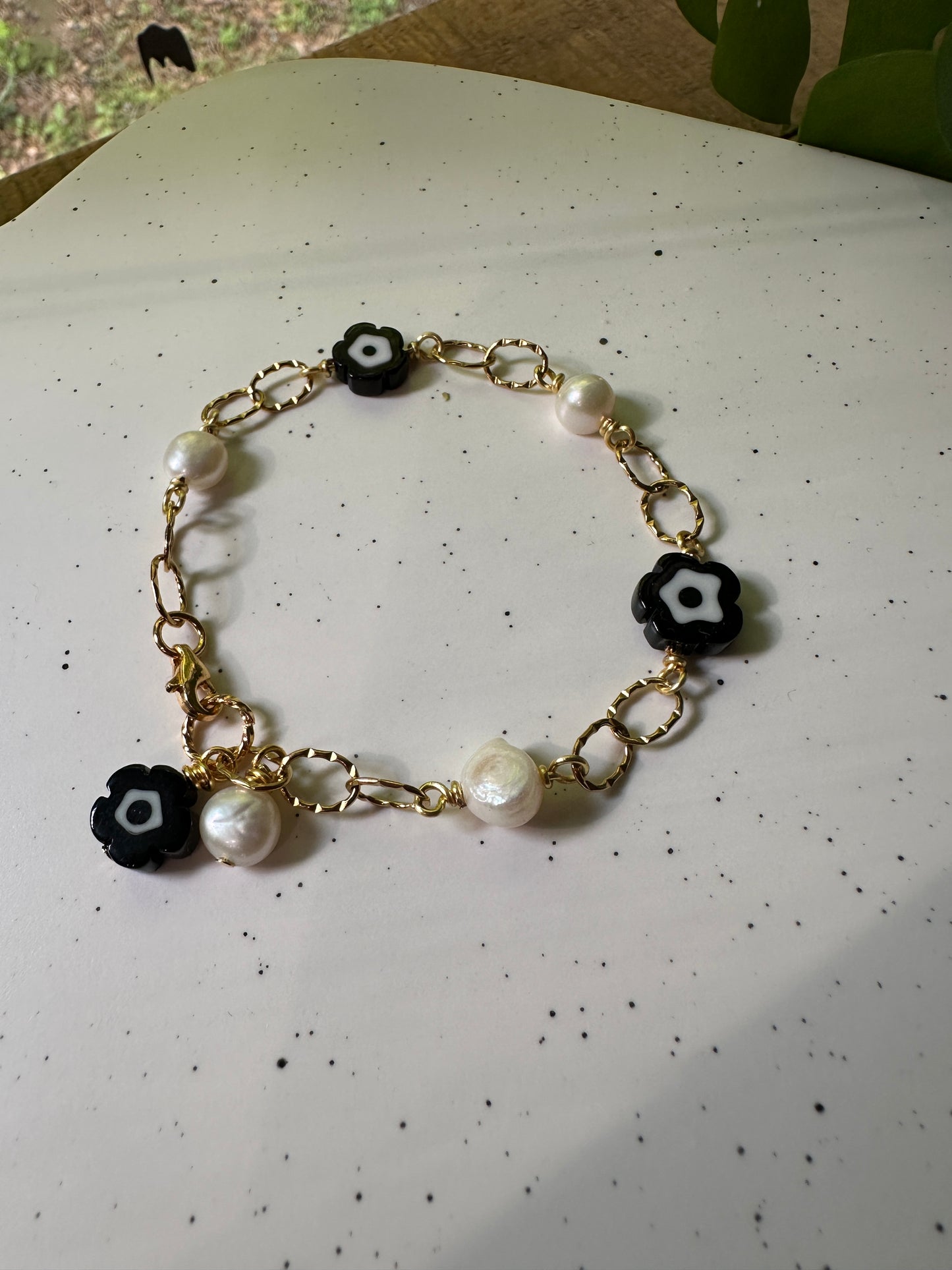 SS Black & White Daisy Chain Bracelet with Pearls